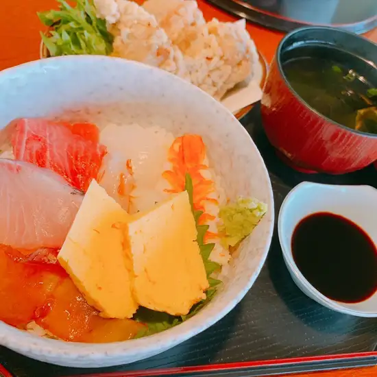 彩り鮮やか!自慢のゆばや新鮮なお刺身を味わう贅沢ランチを♪