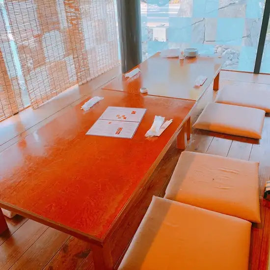 少人数でのプライベートなご宴会や接待に最適な個室空間です!