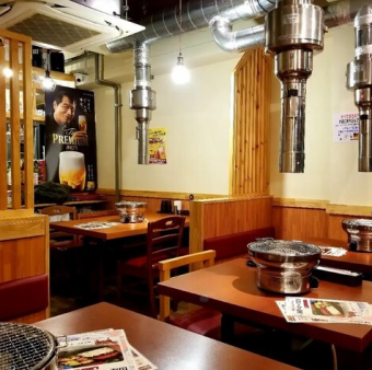 ２F　４名様用テーブル席です。