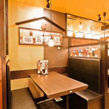 テーブル席やカウンター席をご用意しております。広々とした空間は同窓会や打上げ、各種ご宴会などにオススメです♪