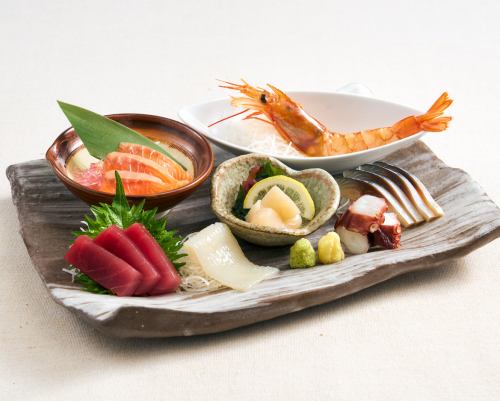 鮮度抜群！見た目にも美しい☆【刺身7種盛り合せ】