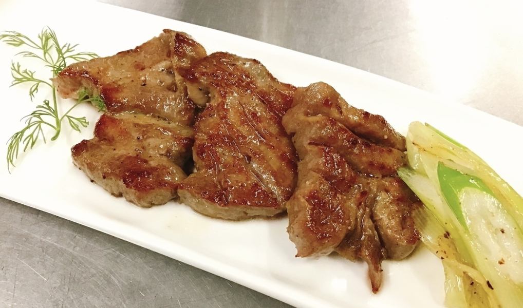 柔軟厚切牛舌