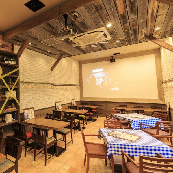 [Private x Banquet x Planning] Large screen monitor sound operation, microphone is free! You can play anything from DVDs, PCs, ipods, and CDs.A wood terrace with 25 seats is also available.