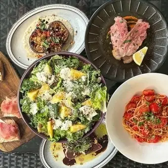 Azzurro's standard summer course includes 7 dishes, 2-hour seating limit, and all-you-can-drink.