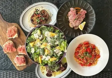 Azzurro's standard summer course includes 7 dishes, 2-hour seating limit, and all-you-can-drink.