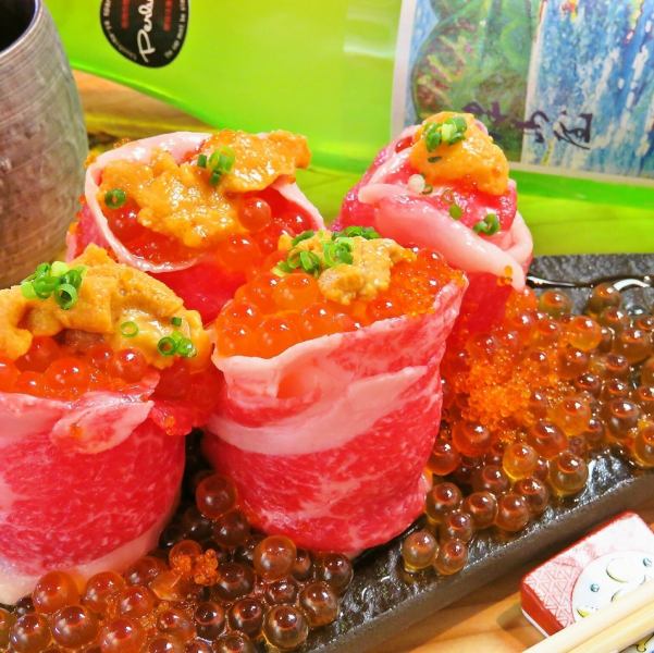 ``Uniku'' made with carefully selected sea urchin, Hokkaido salmon roe, tobiko, and Miyazaki beef.