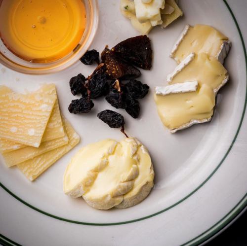 Cheese and dried fruit platter