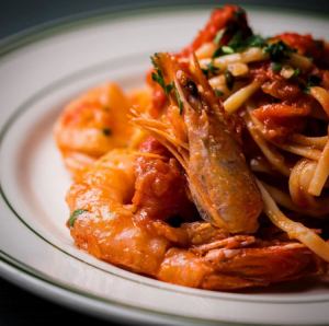 Shrimp and scallop pasta with tomato sauce Linguine