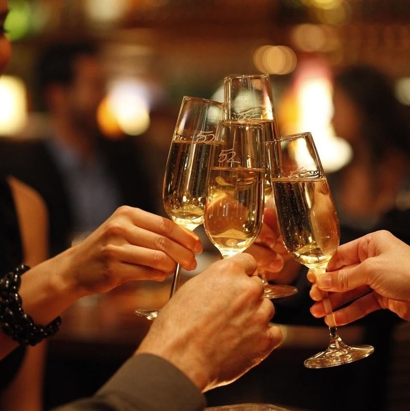 【氛围极佳】距梅田站步行3分钟 / 正宗美味意大利菜 ★ 提供无限畅饮选择