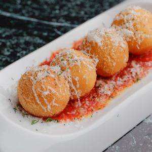 Mozzarella cheese fritters
