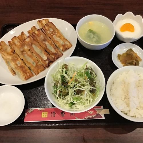 Gyoza set meal (10 pieces)