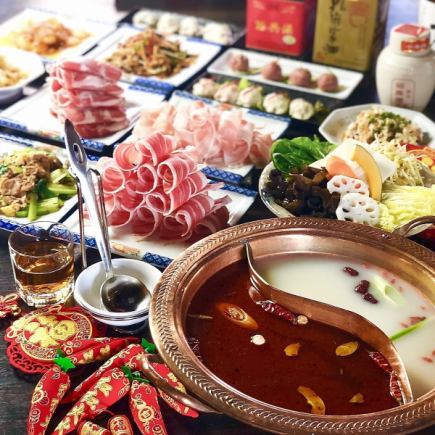 Our most popular dish: All-you-can-eat hotpot, featuring carefully selected Chinese delicacies, 60 hotpot dishes in total, and a choice of three hotpots. 3,680 yen