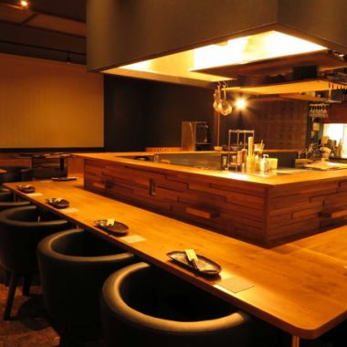 The counter seats are special seats where you can see the powerful cooking scenery ♪ You can see the teppanyaki right in front of you, and it's a live feeling! In the open kitchen because you want to enjoy conversation with customers ♪ Atmosphere unique to counter seats Please enjoy!