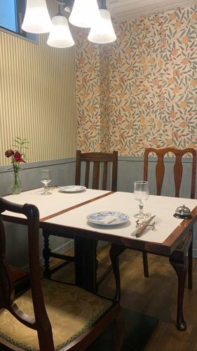 We also have private rooms that are perfect for dates and anniversaries. Up to 4 people can be accommodated.Enjoy your precious time in a stylish atmosphere♪