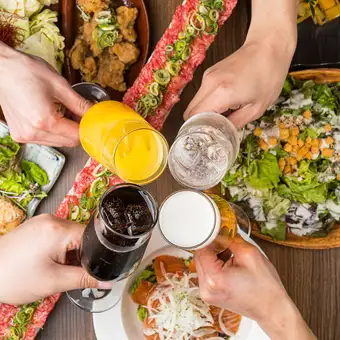 【当日＆金土OK!!】生ビール付き♪約100種が楽しめる★2時間スタンダード飲み放題2200円