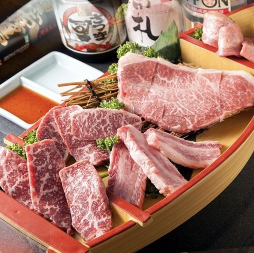 写真映え間違いない焼肉盛り合わせを多数ご用意♪