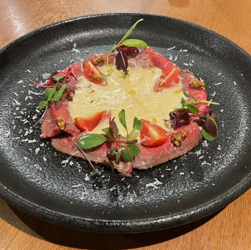 自家製ローストビーフのカルパッチョ