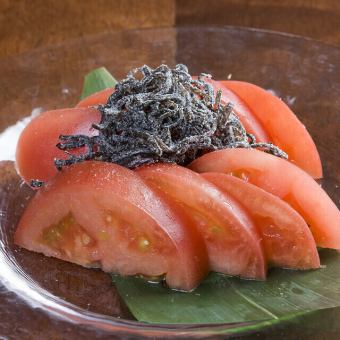 Tomato with salted kelp