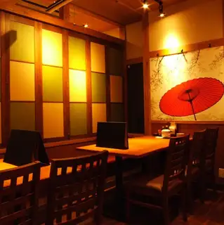 大人数でもゆったり寛げるテーブル席です！海鮮居酒屋　はなの舞　南浦和東口店