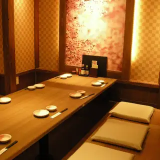 掘り炬燵の半個室は、ご宴会にぴったり！海鮮居酒屋　はなの舞　南浦和東口店