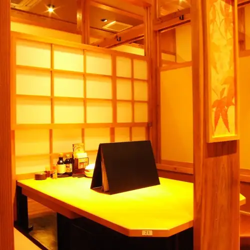 【個室風の店内】