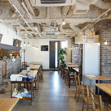 三軒茶屋のお洒落な街並みにピッタリの内装です◎