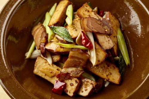 スモーク豆腐と燻製豚肉の炒めもの