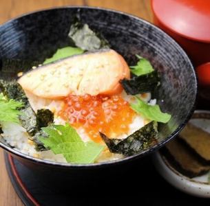 銀鮭といくらの出汁茶漬け