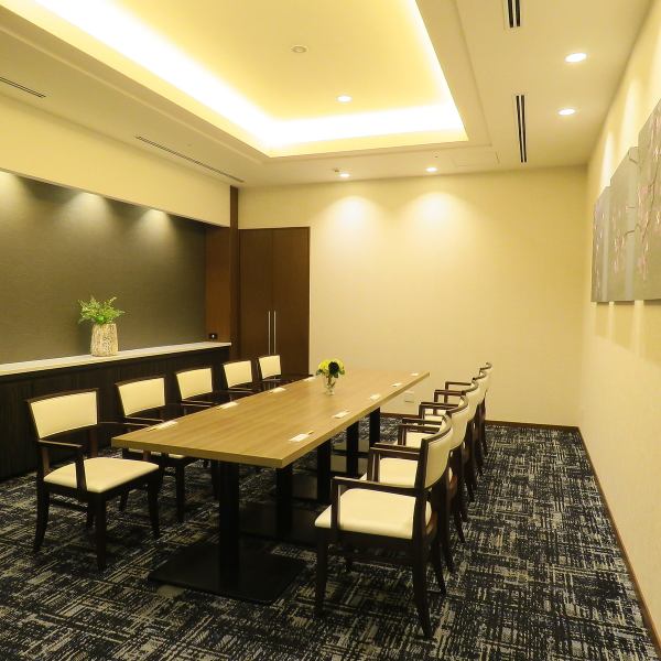 There is a completely private room that can be used by 8 to 16 people.There is only one room, so it is recommended for those who want to enjoy private gatherings without worrying about their surroundings.We have a private room plan available! Please make a reservation as soon as possible.