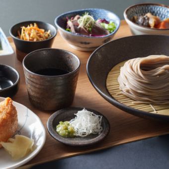 【僅限午餐】櫻花午餐 - 現做的100％蕎麥麵、天婦羅、配菜和甜點的限量菜單