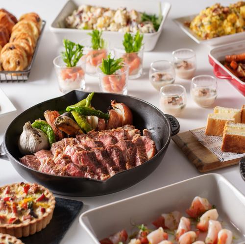 Delicious to look at! Fun to choose from! A morning buffet with over 60 Japanese and Western dishes - a memorable breakfast
