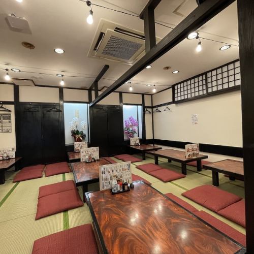 <p>Enjoy a high-quality banquet where you can spend a more relaxing time than usual in tatami mat seats with warm Japanese lighting.Of course, it is also widely used for banquets at work and private drinking parties ♪ Smoking is allowed</p>