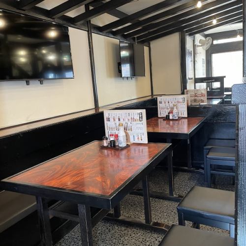 <p>Popular table seats.You can choose from a wide variety of delicious sake and recommendations! We will propose the perfect sake.Please use it for dates and small drinking parties!</p>