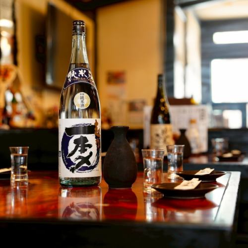 ご家族でのお食事・接待・同僚との飲み会などのご利用に、ご予算・ご要望などお問い合わせください。木のぬくもり感じる店内で新鮮な食材をこころゆくまでお愉しみください。