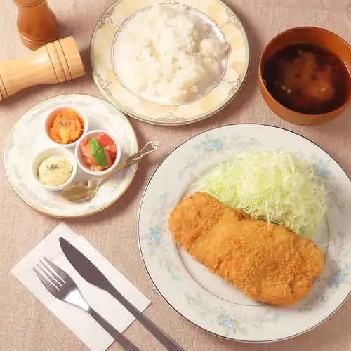 ポークカツレツ（カレー・味噌・デミグラス）