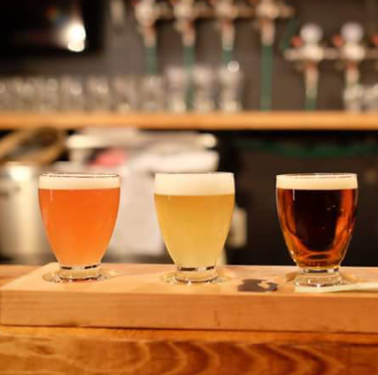 ☆飲み比べがおすすめ☆クラフトビールは自社醸造4種と全国から厳選したものも♪
