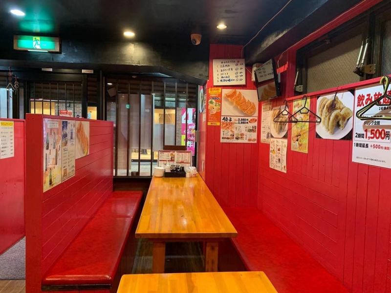 The semi-private seats, which are very popular at the Omori store, are the perfect room for a relaxing meal surrounded by a space where you won't be disturbed by anyone. Make your reservation early!