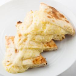 チーズ ナン Cheese Naan