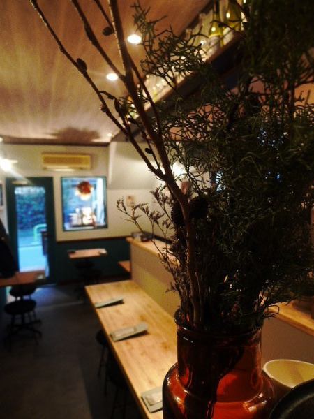 Good location, 1 minute walk from Takanawadai station A2 exit.We have prepared a space where you can forget the hustle and bustle of the city.Please use it for various occasions such as anniversaries, dates, second restaurants, and quick drinks.