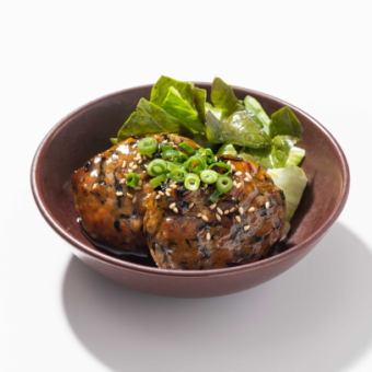 2 chicken meatballs with hijiki seaweed