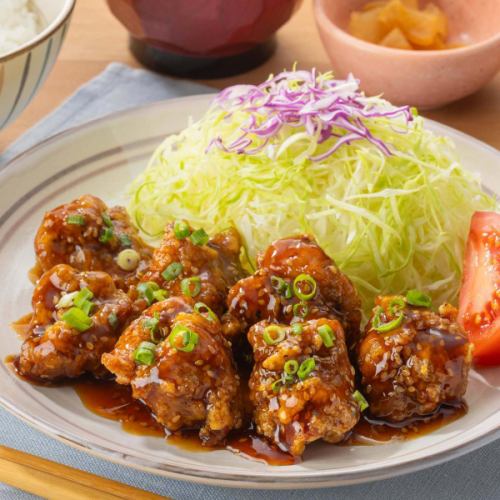 Deep fried chicken with sweet and spicy sauce