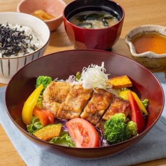 Moromi chicken salad bowl with shiso and hijiki rice