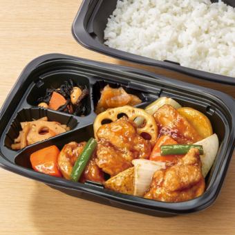 Chicken and vegetable bento with black vinegar sauce