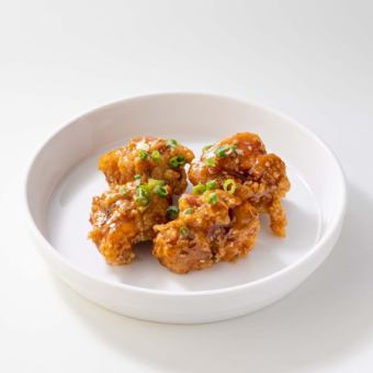 Mini Fried Chicken with Sweet and Spicy Sauce (4 pieces)