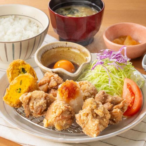 Ootoya Lunch Set: 3 extra pieces of Tatsutaage (comes with rice, miso soup, pickles and Japanese dressing)