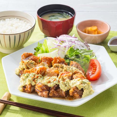 【限定メニュー】アボカドタルタルのハワイアンチキン南蛮