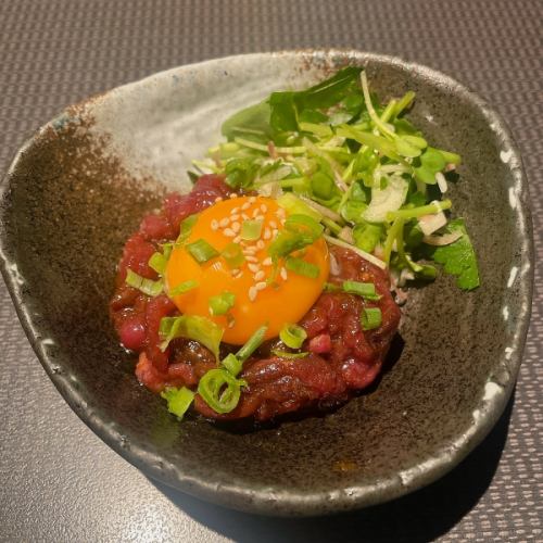馬刺しユッケ