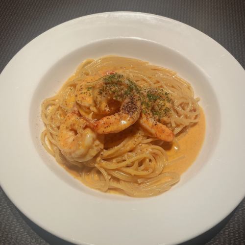 海老のトマトクリームパスタ