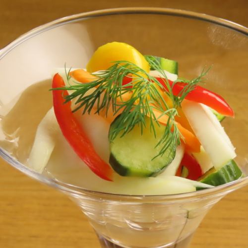 五颜六色的蔬菜泡菜