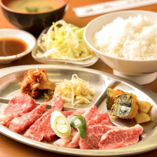お得なランチ990円(税込)～